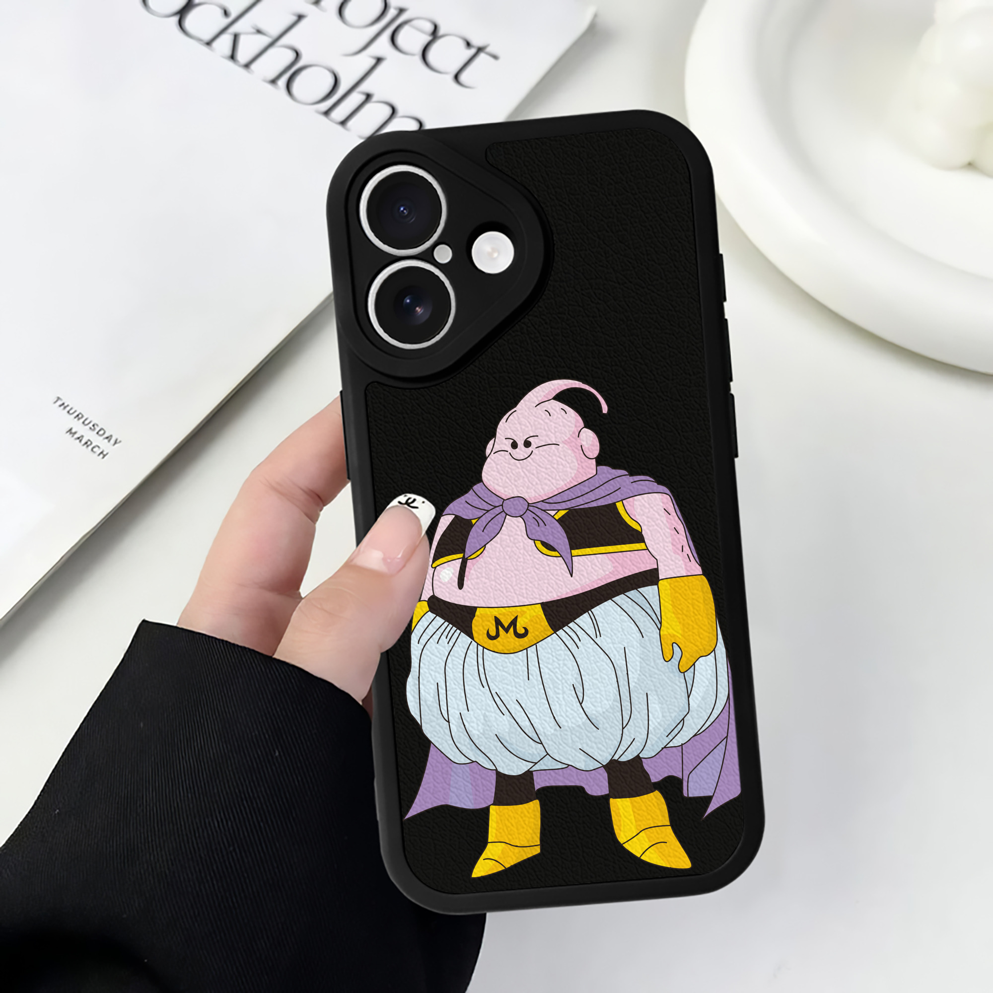 （画像用） ドラゴンボール 魔人ブウ DRAGON BALL Majin Buu 【iPhone 16シリーズ対応】シリコンスマホケース（レザー調） 材質：シリコン